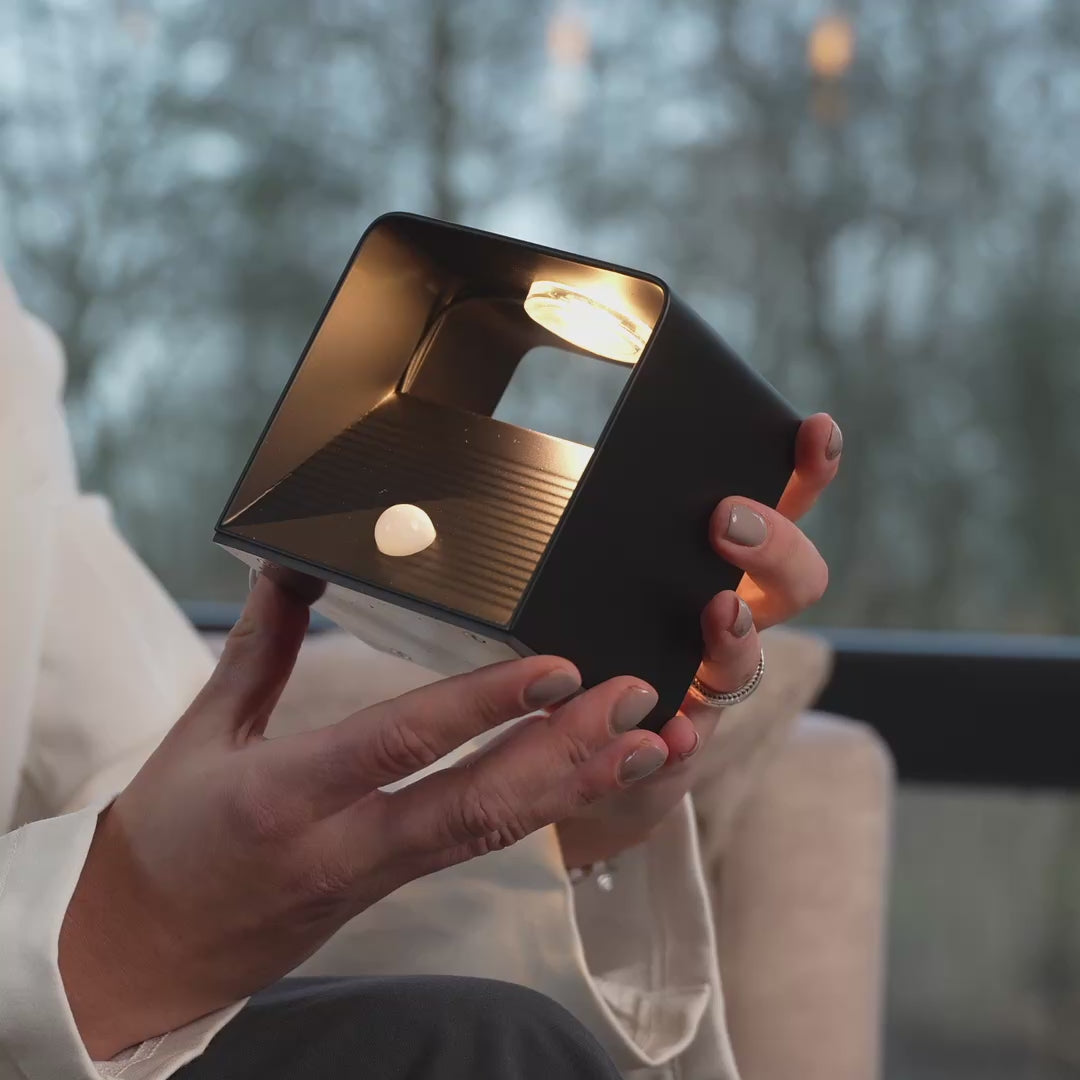 AuraBeam™ – Slimme Draadloze LED Wandlamp